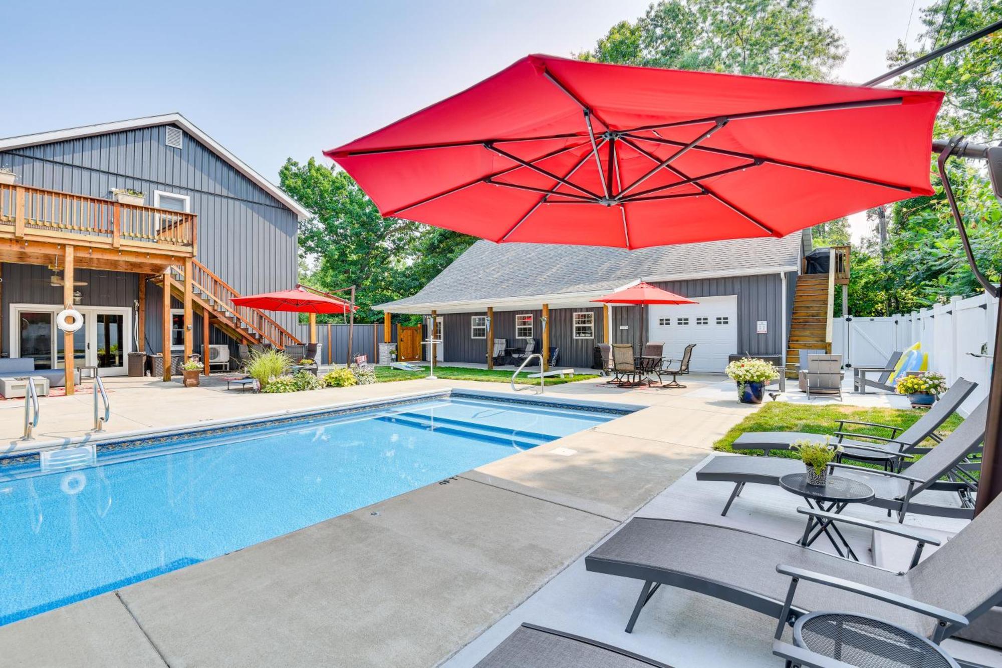 Benton Harbor Apt With Balcony And Shared Fire Pit Eksteriør billede